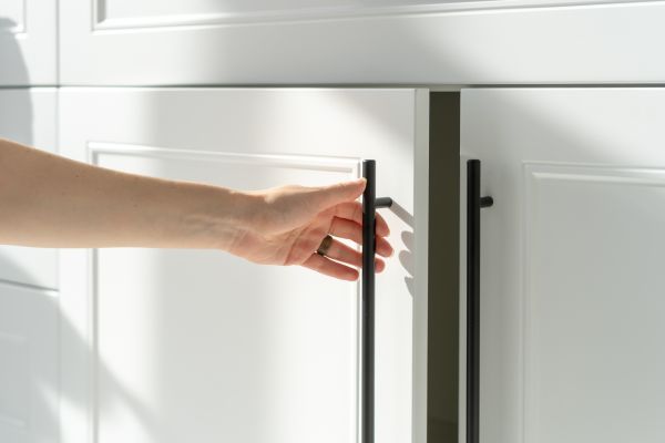 Cupboard Repair in Red Oak