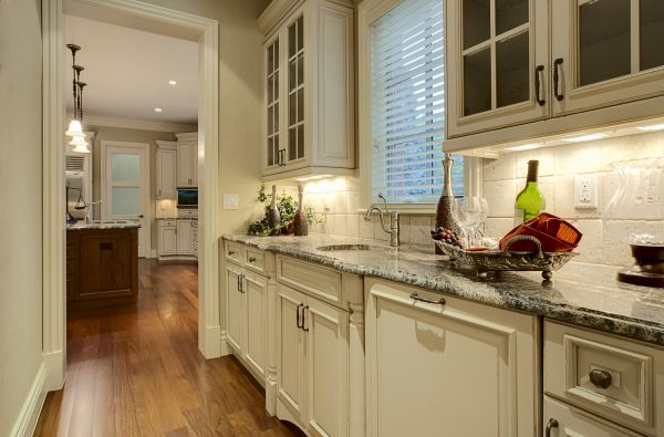 Butlers Pantry Installation in Red Oak
