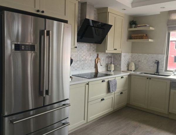 Cabinet Pulls Installation in Red Oak